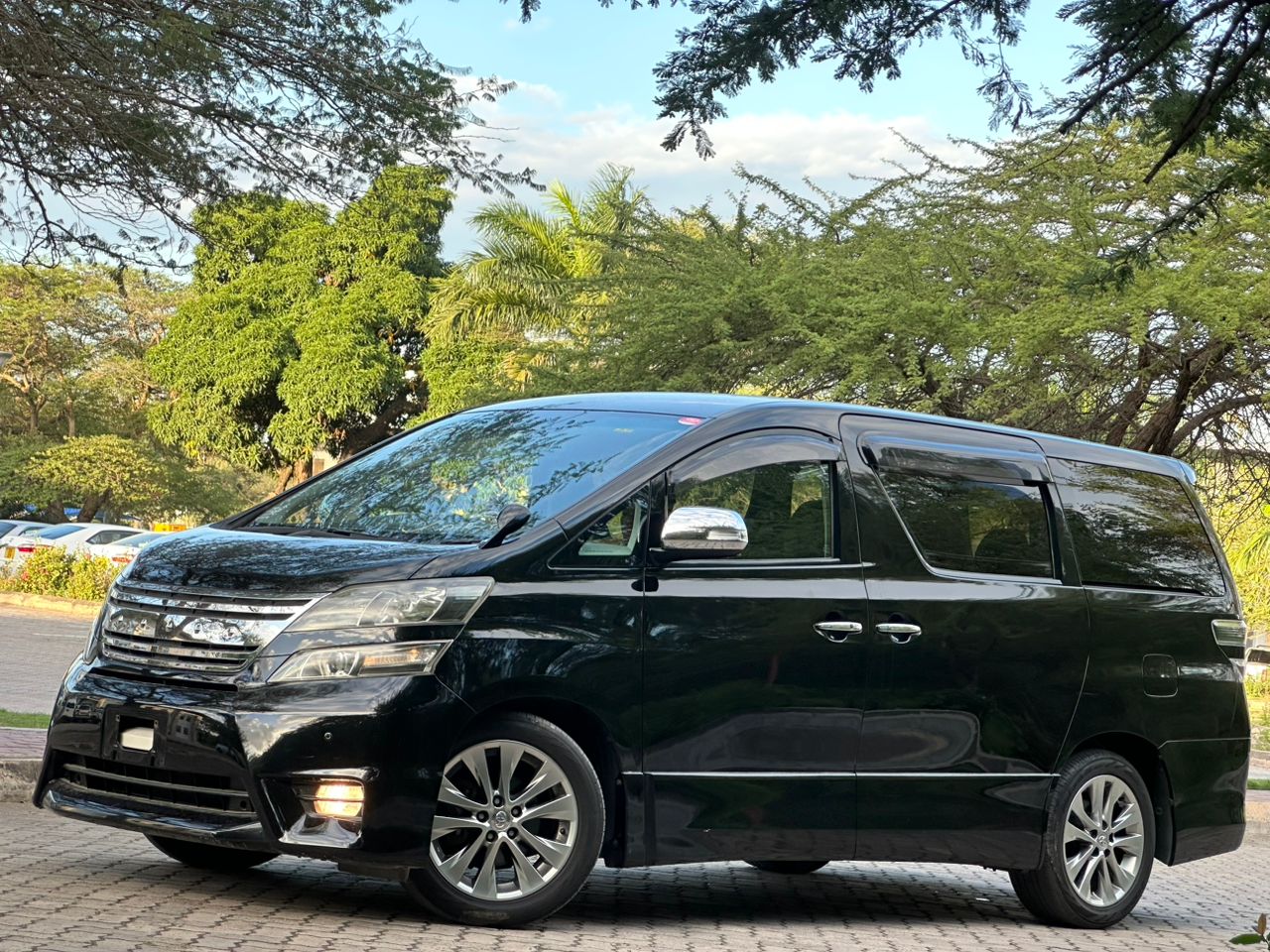 VELLFIRE thumbnail 5
